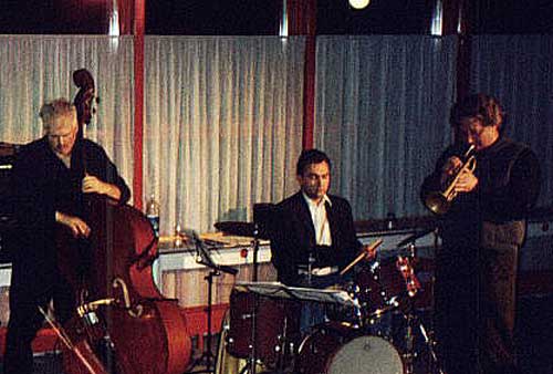 mit Harvie Swartz (Kontraba&szlig;) und Tim Hagans