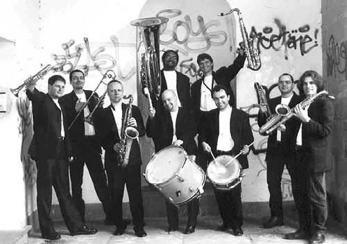 RHYTHM BOILER street band